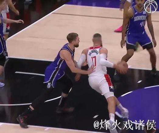 小萨29+18国王送奇才10连败 开拓者力克公牛 小萨29+18国王送奇才10连败 开拓者力克公牛